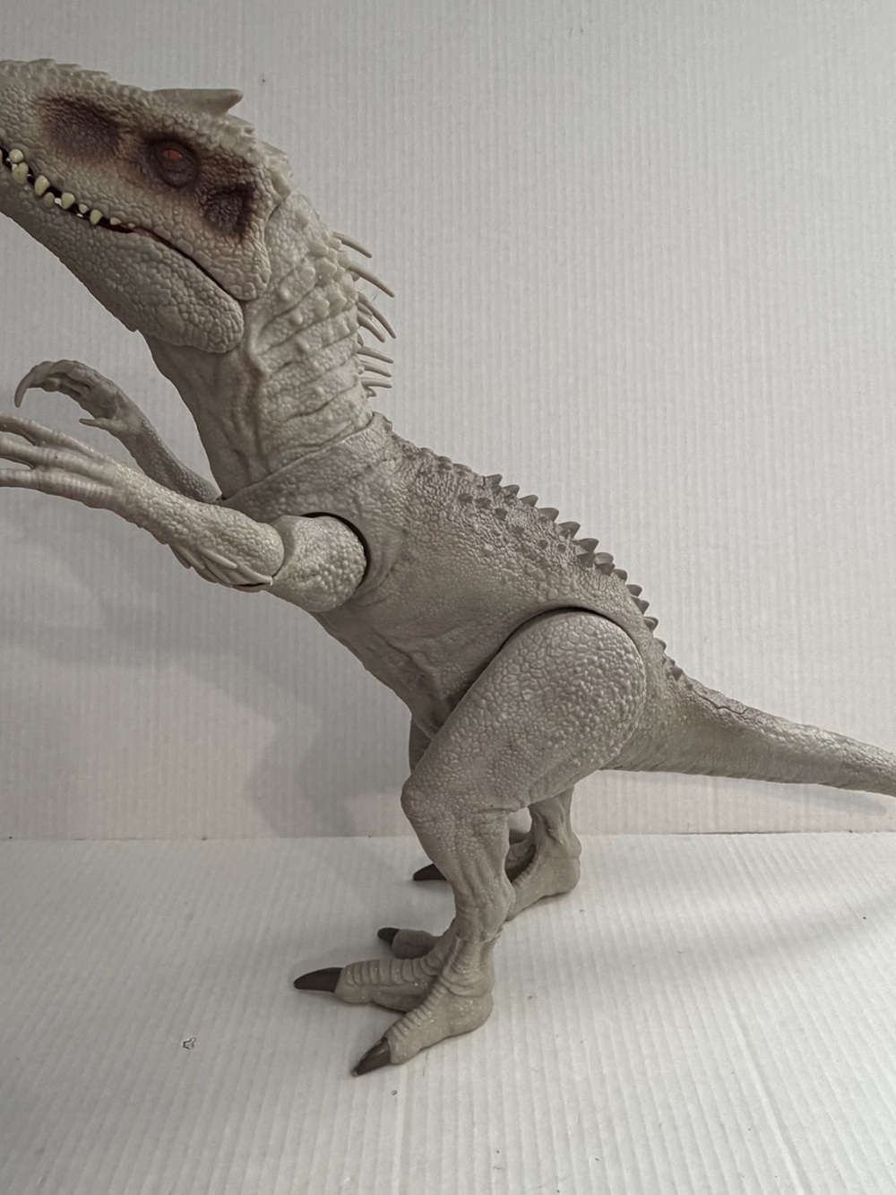 Jurassic World Indominus Rex Colossal Roaring Dinosaur Figure